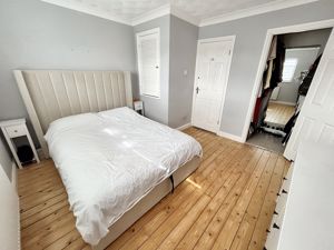Bedroom- click for photo gallery